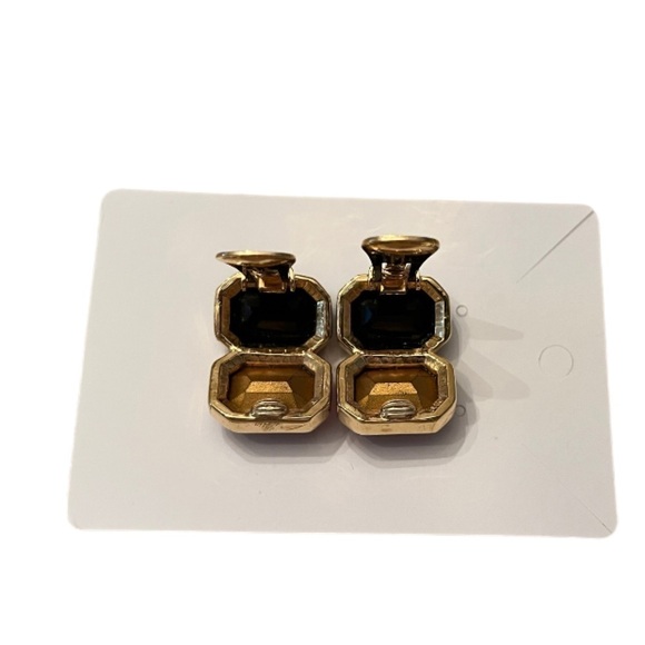 Beautiful Red & Black Clip-On Earrings With a Gold Tone Setting - Picture 5 of 5